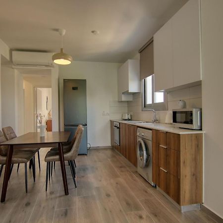 Phaedrus Living Coral Suites Aura 拉纳卡 外观 照片