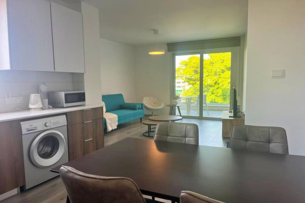 Phaedrus Living Coral Suites Aura 拉纳卡 外观 照片