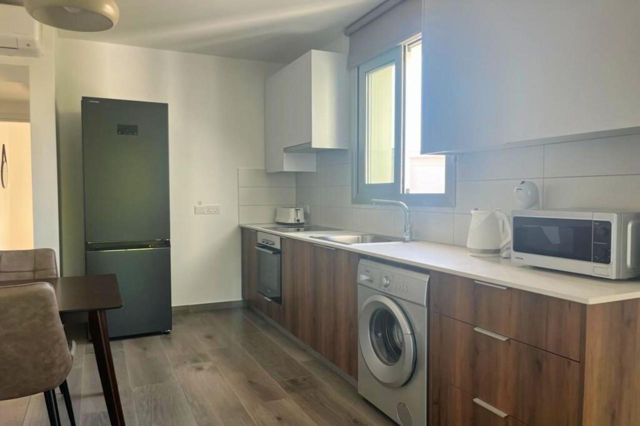Phaedrus Living Coral Suites Aura 拉纳卡 外观 照片